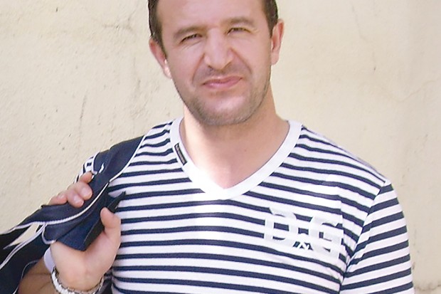 Saïb fustige Hidoussi et les joueurs