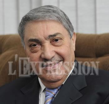 Benflis tire la sonnette d'alarme