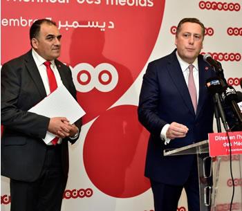 M.Hendrik Kasteel rencontre les médias nationaux