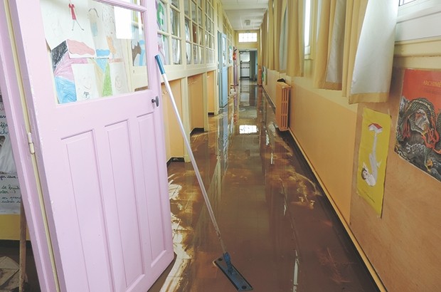 Des écoles primaires inondées