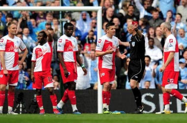 عاجل : الاتحاد الإنجليزي يُعاقب “المشاغب” بالإيقاف 12 مباراة