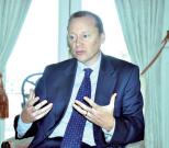 الإنجليزية ل1500 أستاذ قبل نهاية السنة