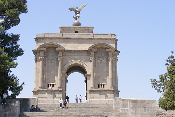 شاب يختار الإنتحار حرقا أمام نصب الأموات بقسنطينة