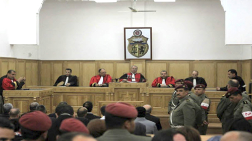 Deux journalistes inculpés par un tribunal militaire en Tunisie