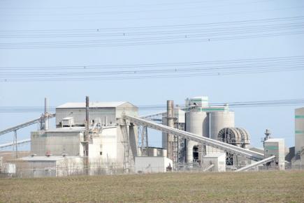 وحدة جديدة لإنتاج الإسمنت بقسنطينة تدخل الخدمة