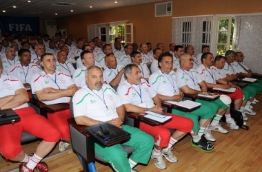 لعروم يشرف على تربص للمدربين بالعاصمة