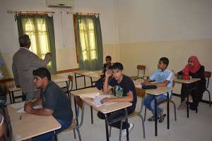 تلاميذ يضربون بالوادي احتجاجا على رزنامة البكالوريا