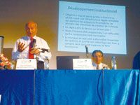 Il a animé hier une conférence conjointe avec Taïeb Hafsi à Tizi Ouzou