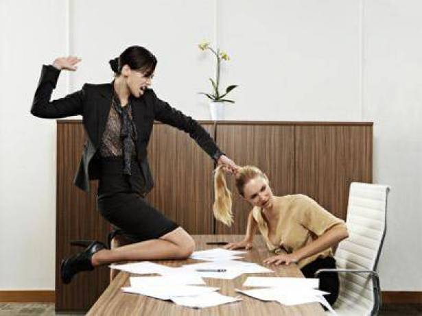 فوائد أن تكون لطيفاً في العمل