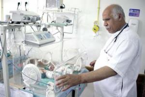 Une femme donne naissance à des quintuplés