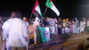 السفير الجزائري بالامارات يكرم الفرقة الفنية لمسرح الأغواط