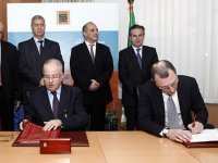 Signature de deux contrats avec des sociétés étrangères