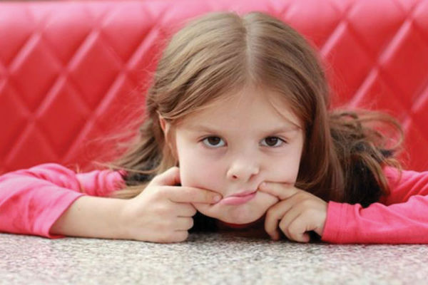 لهذا السبب عليك أن تكوني سعيدة حين يشعر طفلك بالملل؟