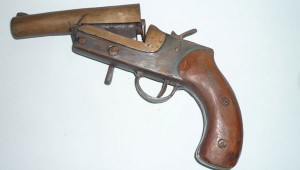 مسبوق قضائيا يصنع سلاحا ناريا تقليديا بسطيف