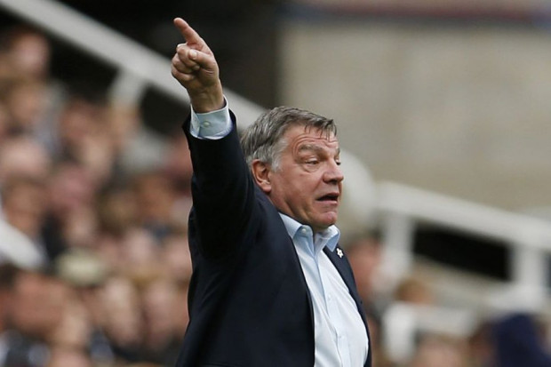 مدرب المنتخب الإنجليزي يعود للتدرب من جديد