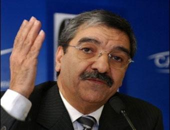 سعيد سعدي يعمل على تنصيب إبنه 