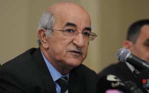 تبون يهنّئ والي البويرة