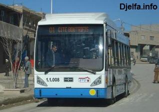 أصحاب الحافلات الزرقاء بالجلفة يعلقون إضرابهم بعد فتح باب الحوار