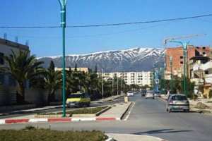 والي البويرة يمهل المقاولات 12 شهرا لإنهاء المشاريع