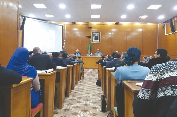 Le wali s'en prend aux directeurs des Domaines, de l'agriculture et de l'investissement