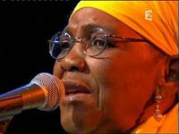 حسنة البشارية: أعاني الإقصاء