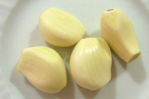 Manger 4 gousses d'ail par jour vous apporte beaucoup