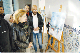 التشكيلي رياض زعيمن يعرض لوحاته بمتحف كتامة بجيجل