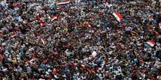 Appel à de grandes manifestations mardi en Egypte après le verdict Moubarak