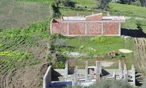 مستفيدون من قطع أراض بالمفرزة 2 يحتجون أمام مقر ولاية سكيكدة