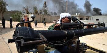 Alger maintient la pression