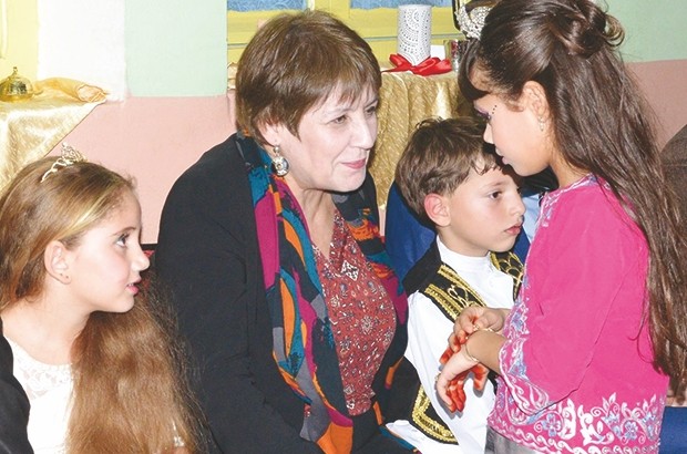 La ministre de l'Education nationale à la fête traditionnelle de Béni Snous