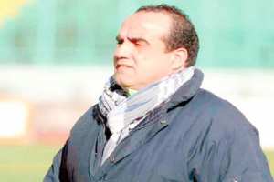 المدرب سنجاق وفريق مولودية بجاية ضمن المرشحين