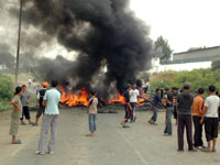 تيزي وزو/ سكان قرية ''معمر'' بذراع الميزان يغلقون الطريق الوطني رقم 25