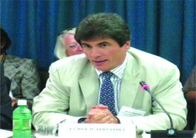 Washington fait du charme à Alger