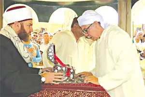 عرض شعرة الرسول الكريم بالزاوية التجانية في الوادي