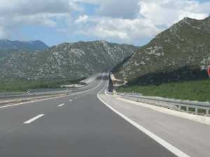 طريق جديد يربط بين إغزر أمقران وميناء بجاية سيدشن قريبا