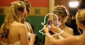 المراهقون يستخدمون  سنابشات  لتبادل الشرائط الجنسية