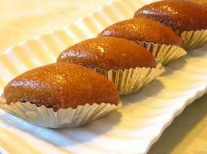 مقروط باللوز