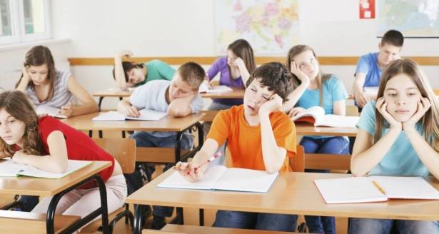 دراسة صادمة: هل يجب الفصل بين التلاميذ المجتهدين والكسالى؟