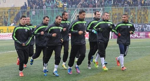 مولودية بجاية تباشر تربصها بعين تيموشنت بدلا من تونس