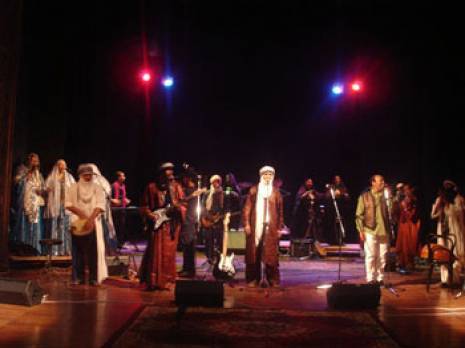 Théâtre régional : la caravane de l'Imzad enflamme le public