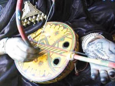 Constantine : caravane de l'imzad