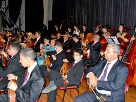 Hommage au grand maître Abderrezak : Fakhardji au palais de la culture Pour la préservation de la mémoire