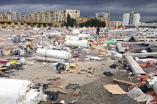 الخيمة التجارية العملاقة بالبويرة تثير تذمر السكان