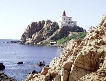 7040 سرير فقط لاستقبال ملايين المصطافين بجيجل!