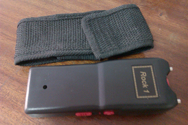 فرقة التدخل السريع للشرطة تحجز 20 صاعقا كهربائيا بباتنة