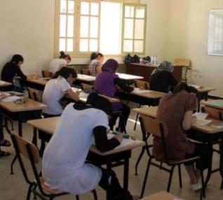 برلمانيون يتابعون امتحانات 