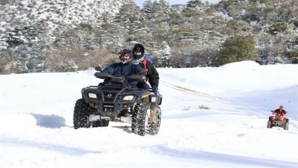 الثلوج بمرتفعات باتنة متعة ومناظر تحبس الأنفاس