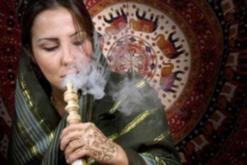 جامعيات وسيدات أعمال بعنابة يدمن الشيشة