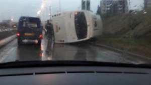 قتيل و23 جريحا في انقلاب حافلة بالقصر في بجاية